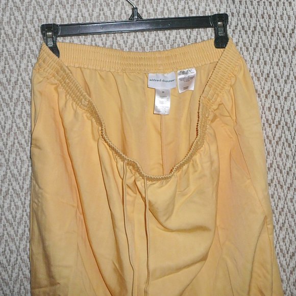 Embroidered Pull on Capri Cropped Pants plus size 20 NWT - Picture 5 of 8